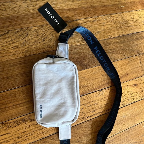 Peloton Handbags - Peloton Hudson Belt Bag